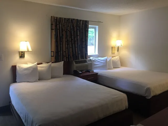 غرفة ديلوكس بسريرين مزدوجين بمطبخ صغير للمدخنين، Studio 6 Extended Stay - Jacksonville, FL - South 1/6