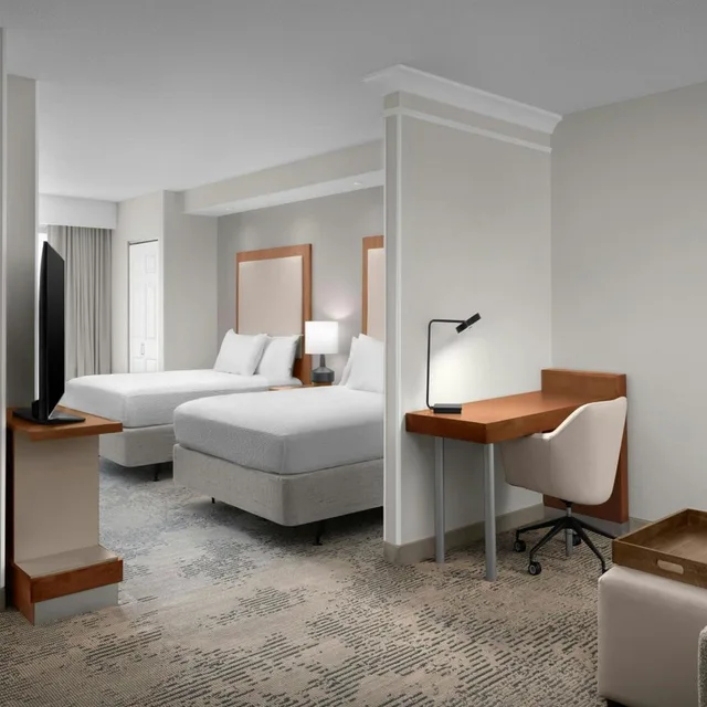 جناح بسريرين كوين مع سرير سحّاب إضافي مع أريكة بحوض استحمام لذوي الإعاقة، Springhill Suites By Marriott Lynchburg Airport/University Area 3/5