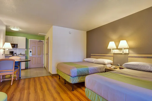 غرفة قياسية بسرير كينج، Motel6 Belmont, CA San Francisco Redwood City 5/10