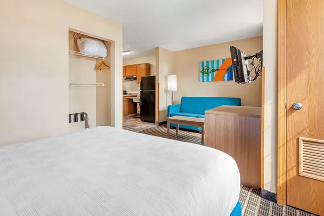 جناح بغرفة نوم واحدة مع أريكة، MainStay Suites Dubuque at Hwy 20 9/10