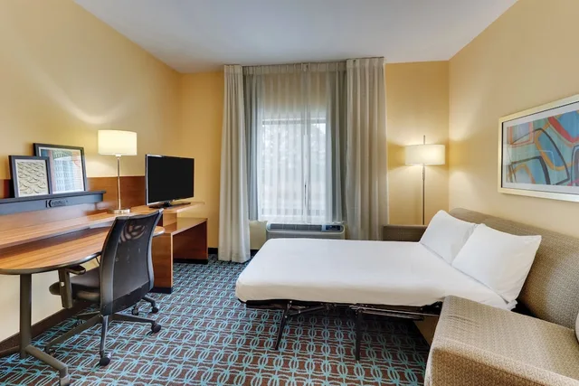 جناح بسرير كينج مع أريكة لذوي الإعاقة، Fairfield Inn Suites Dunn I 95 1/3