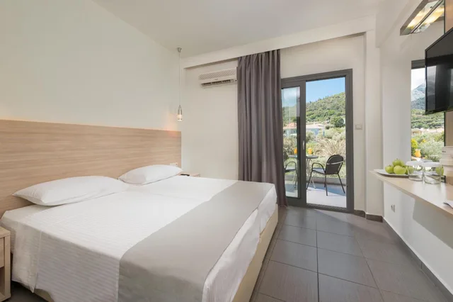 غرفة قياسية بسرير مزدوج أو سريرين منفصلين بإطلالة على الجبل، Princess Golden Beach Hotel 1/7