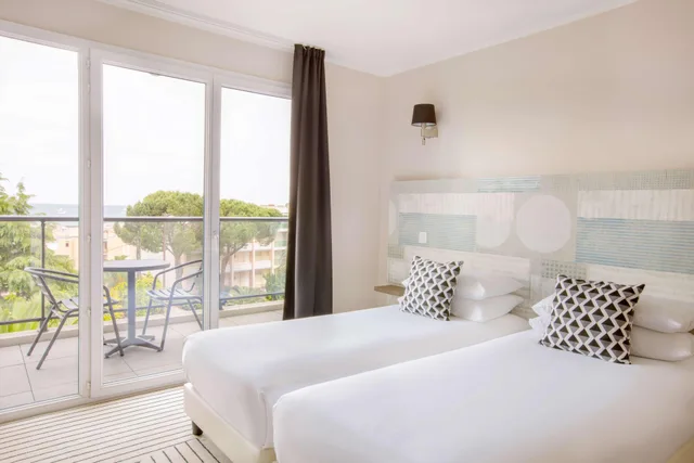 غرفة ديلوكس بسرير مزدوج بإطلالة على البحر، Best Western Plus Antibes Riviera 4/6