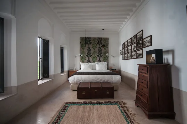 جناح بسرير كوين، Riad Jaaneman 4/9