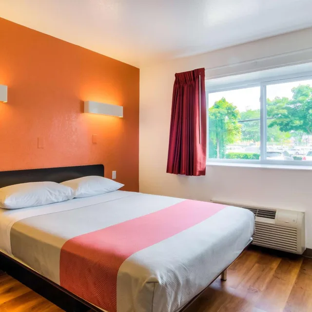 غرفة ديلوكس، Motel6 Arlington Heights, IL - Chicago North Central 1/8