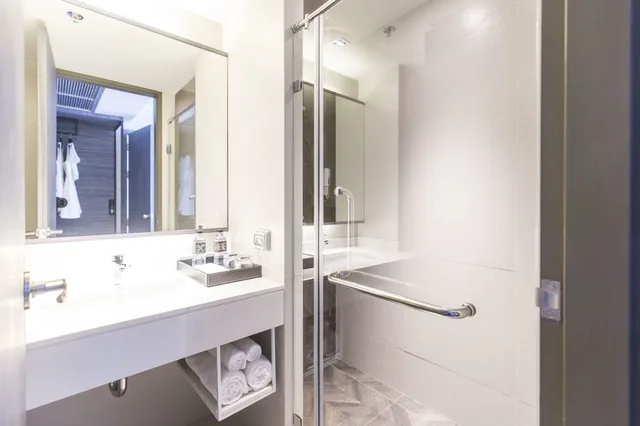 Suite, Queen Bed, Cross Vibe Bangkok Sukhumvit 6/6