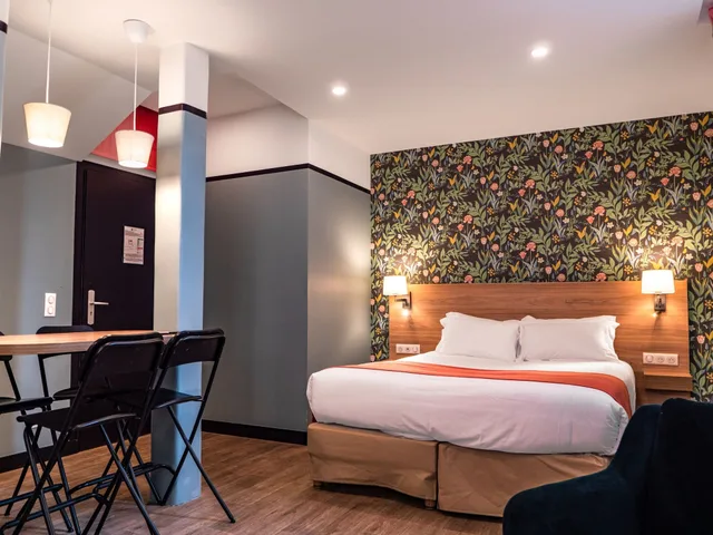 استوديو عائلي بسرير كوين مع أريكة، 1 MED HOTEL 4/10