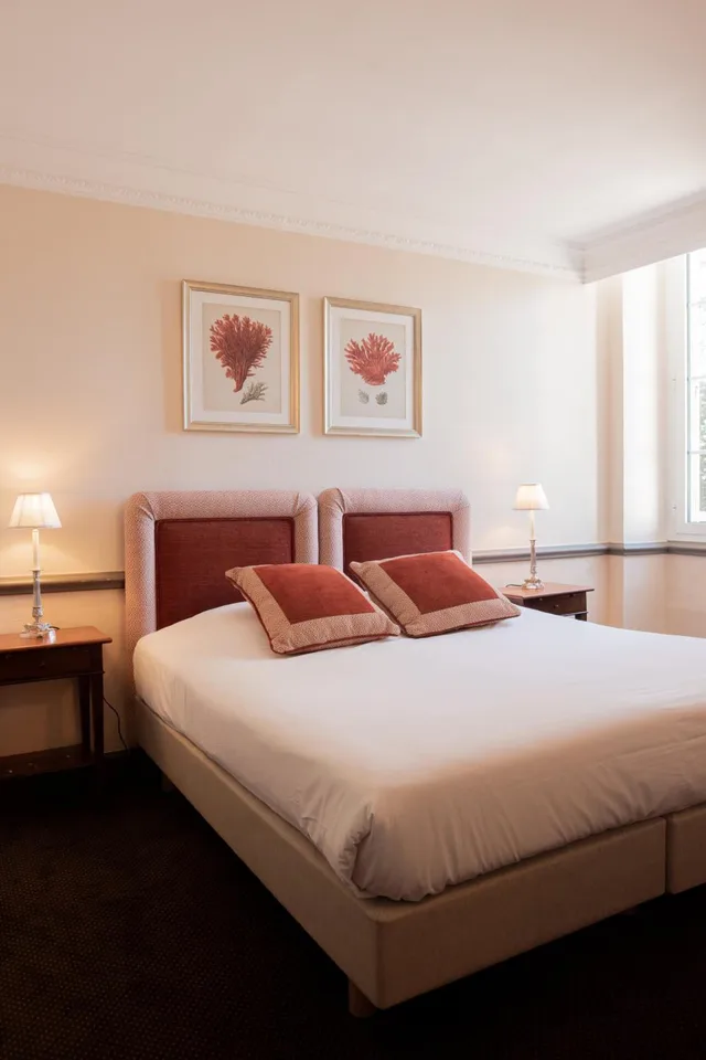 Charming, Double Bed، Chateau des Comtes de Challes 2/10