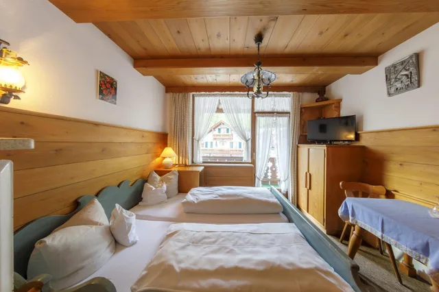 غرفة كومفورت بسرير مزدوج، Hotel and Gasthof Fraundorfer 1/8