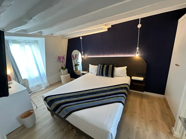غرفة سوبيريور بسرير كينج، Hotel Opera Deauville 1/3