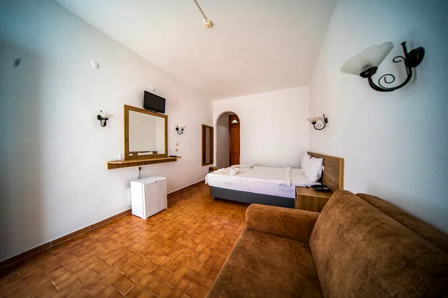 Promo, Single، Nagi Beach Hotel 3/5