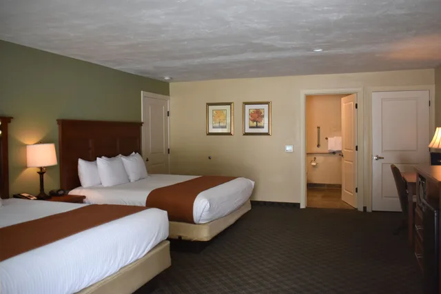 غرفة قياسية بسريرين كوين بإطلالة لذوي الإعاقة، Best Western Driftwood Inn 3/6