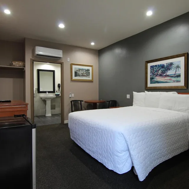 غرفة بسرير كوين لذوي الإعاقة، Dunes Inn Wilshire 2/9
