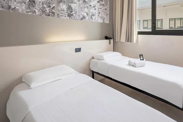 غرفة بسريرين منفصلين، B&B Hotel Bologna 3/10
