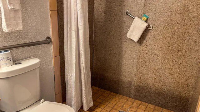 2 Queen Beds - Mobil Access Tub Nsmk Micfridg، Motel6 Altamonte Springs, FL 10/10