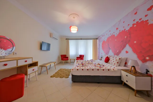 Deluxe, Double Bed, Mesa Suite Hotel 6/8