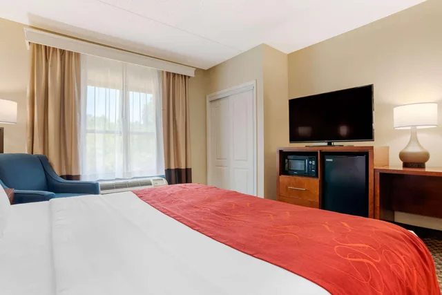 غرفة بسرير كينج، Comfort Suites Tallahassee Capitol - University Area 4/8