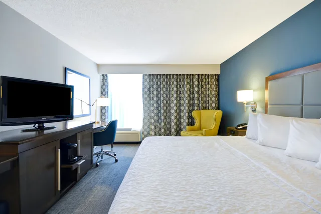 غرفة بسرير كينج لذوي الإعاقة، Hampton Inn Sarasota I 75 Bee Ridge 1/7