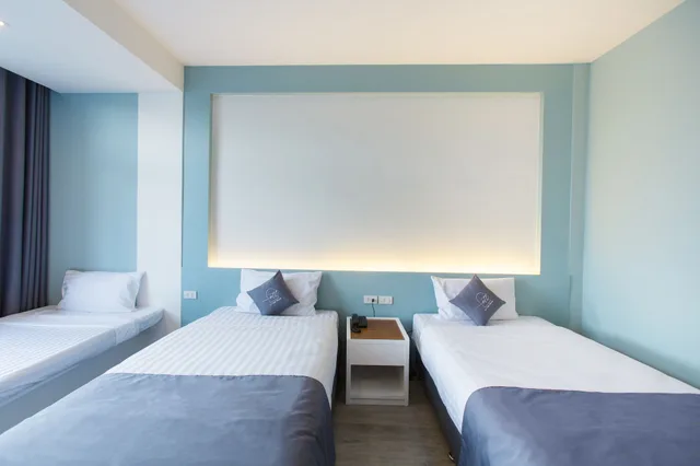 غرفة قياسية ثلاثية بسريرين منفصلين مع أريكة، At the Train Hotel Ex Oasis Hotel Chiangmai 2/6