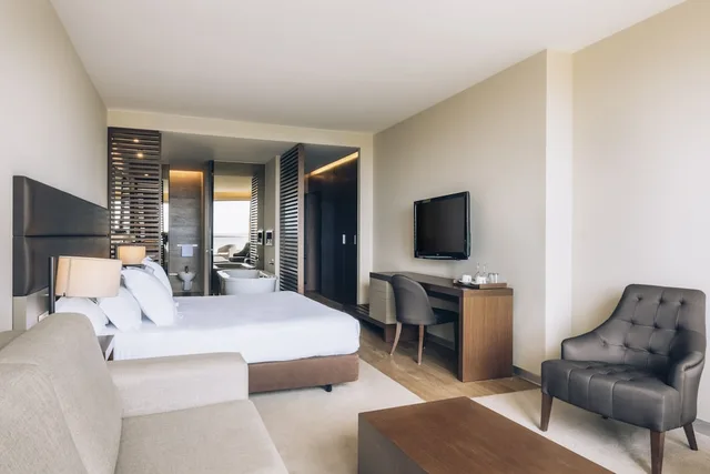 Junior Suite, King Bed, Garden View, Iberostar Selection Lagos Algarve 2/3