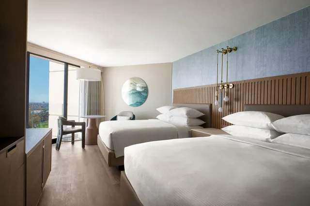 Room, 2 Queen Beds, Golf Course View، VEA Newport Beach, A Marriott Resort & Spa 2/5