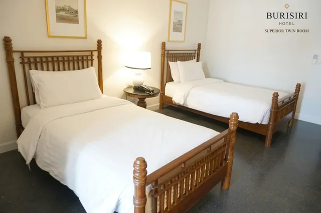 غرفة سوبيريور بسريرين منفصلين، Buri Siri Hotel 2/3