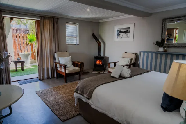 غرفة قياسية بسرير مزدوج، A Hilltop Country Retreat 2/6