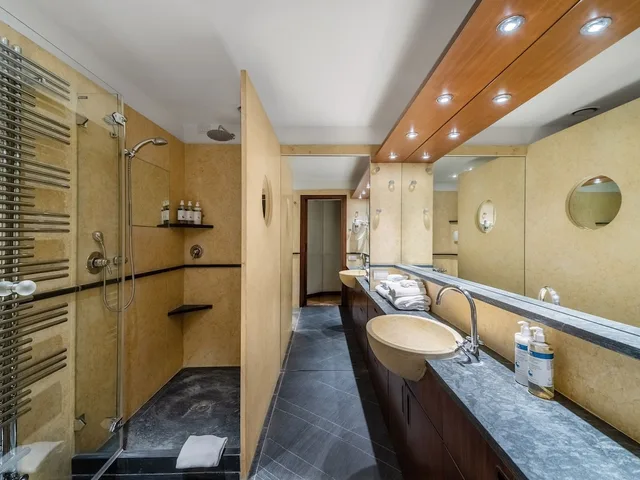Studio, Double Bed, Balcony, Kitchen, Xl، Camperio House Suites 5/5