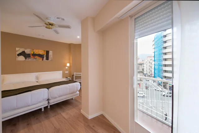 غرفة بسريرين منفصلين بشرفة، Hotel Mino 4/6