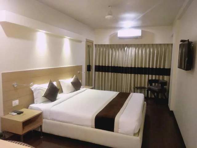 Deluxe, Queen Bed, Hotel The Blossom 1/1