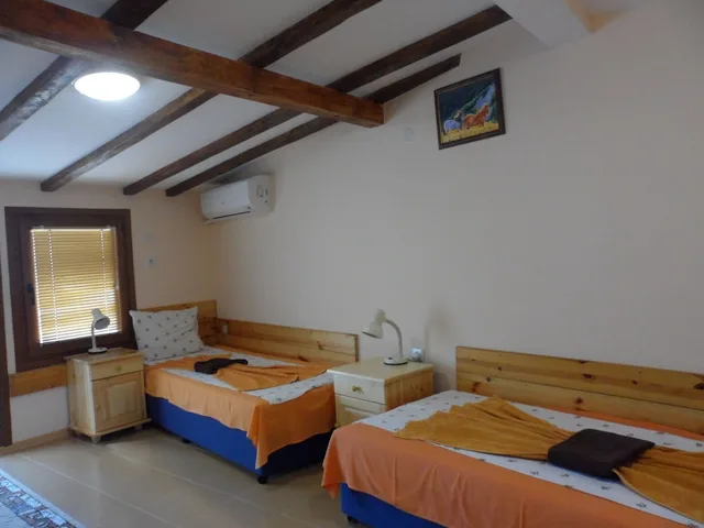 غرفة أساسية بسرير مزدوج، Hotel Varusha 3/5