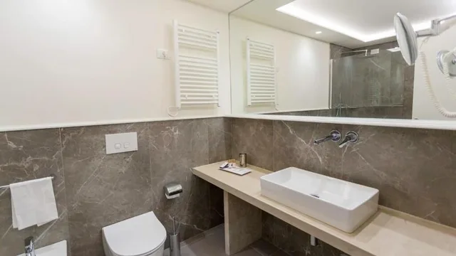غرفة سوبيريور ثلاثية بسرير كوين وسرير فردي بشرفة، Hellenia Yachting Hotel 3/4