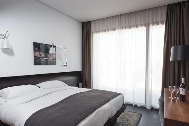Plus, Superior, Twin Beds, Accessible، The Met Hotel, a Member of Design Hotels 1/2