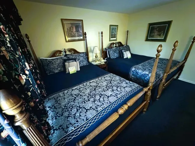 غرفة عائلية بسرير كينج، Montague Inn 2/2