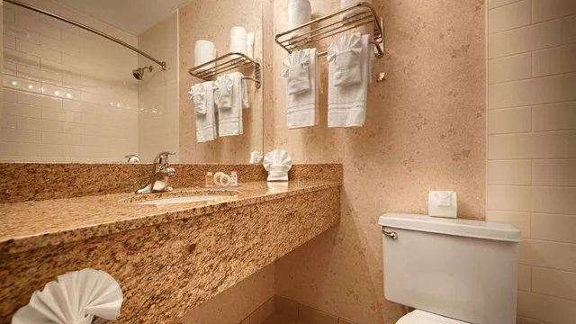 غرفة بسرير كوين بمطبخ، Lamplighter Inn Suites At Sdsu 3/4