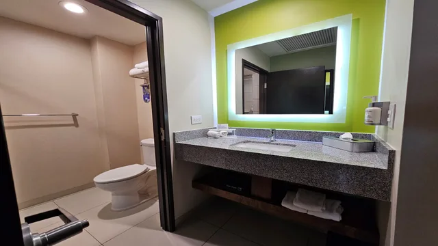 غرفة بسريرين كوين، Holiday Inn Express & Suites Mexicali 4/5