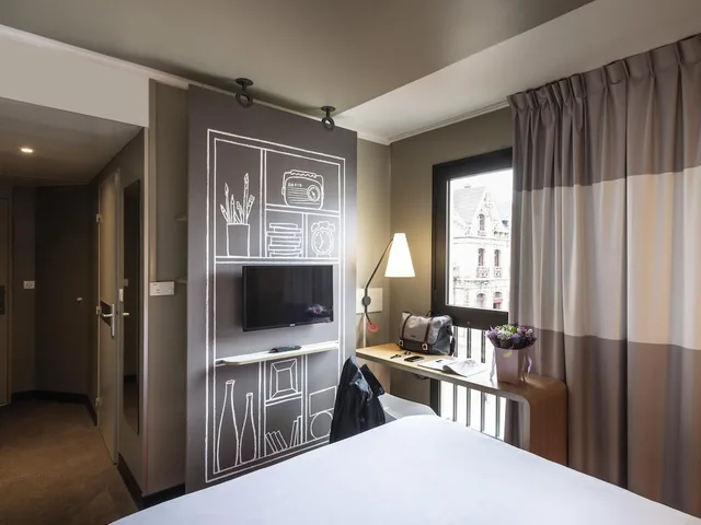 Standard, Double Bed, IBIS SAINT GRATIEN 5/10