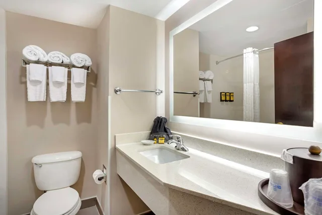 غرفة بسرير كينج، Best Western Plus Fairfield Hotel 5/5