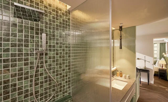 غرفة بريميير بسرير كينج بإطلالة على الحديقة، President Maison Signature by M Village, a brand of Modern Village Lifestyle 5/6
