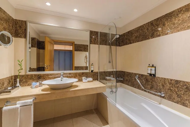 غرفة كلاسيكية بسرير مزدوج أو سريرين منفصلين بإطلالة على المدينة، Pestana Carlton Madeira 9/10