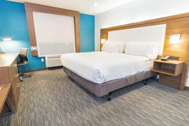 غرفة قياسية بسرير كينج لذوي الإعاقة، Holiday Inn Express Hollywood Walk of Fame An Ihg Hotel 2/10