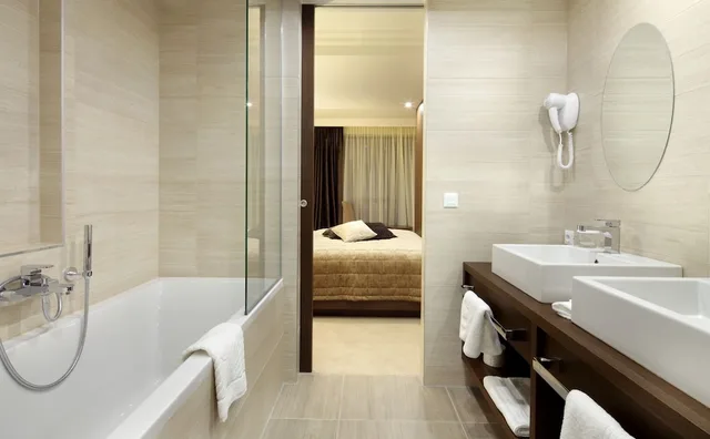 غرفة ثلاثية بسرير مزدوج وسرير فردي، Hotel Nox 4/4
