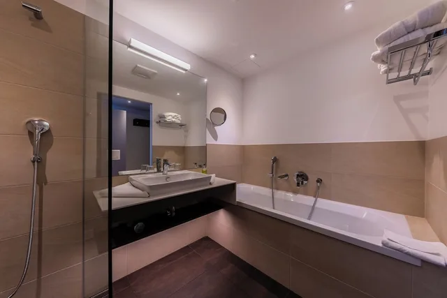 غرفة بريميوم بسرير كينج بشرفة، Pytloun Schlosshotel Weikersdorf 5/5