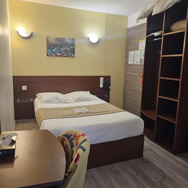 غرفة بسرير مزدوج، Massilia Hotel 2/10