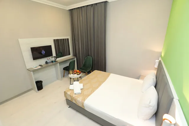 Economy, Queen Bed, No Window، Istanbul Gold Baku Hotel 4/10