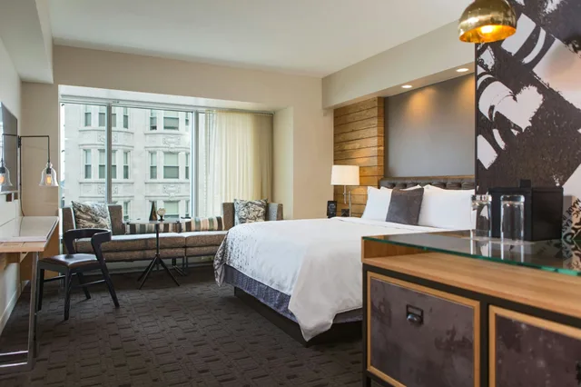 غرفة، Renaissance Allentown Hotel 1/2
