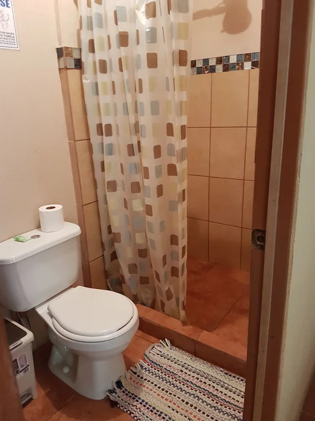 غرفة كومفورت بسرير كوين، Greemount Hotel 3/3