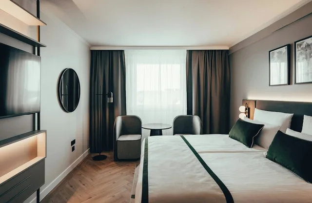 Superior, Twin Beds, Leonardo Hotel Koln 6/10