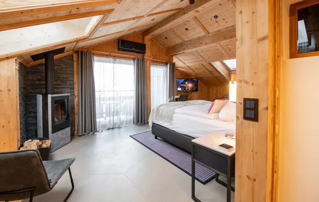 جناح بانورامي بسرير كوين مع أريكة، Tradition Julen Hotel 5/5