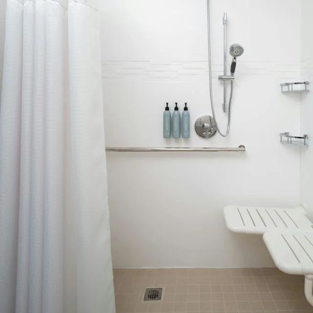 استوديو بسرير كينج مع أريكة بحوض استحمام لذوي الإعاقة، Residence Inn Melbourne 4/6